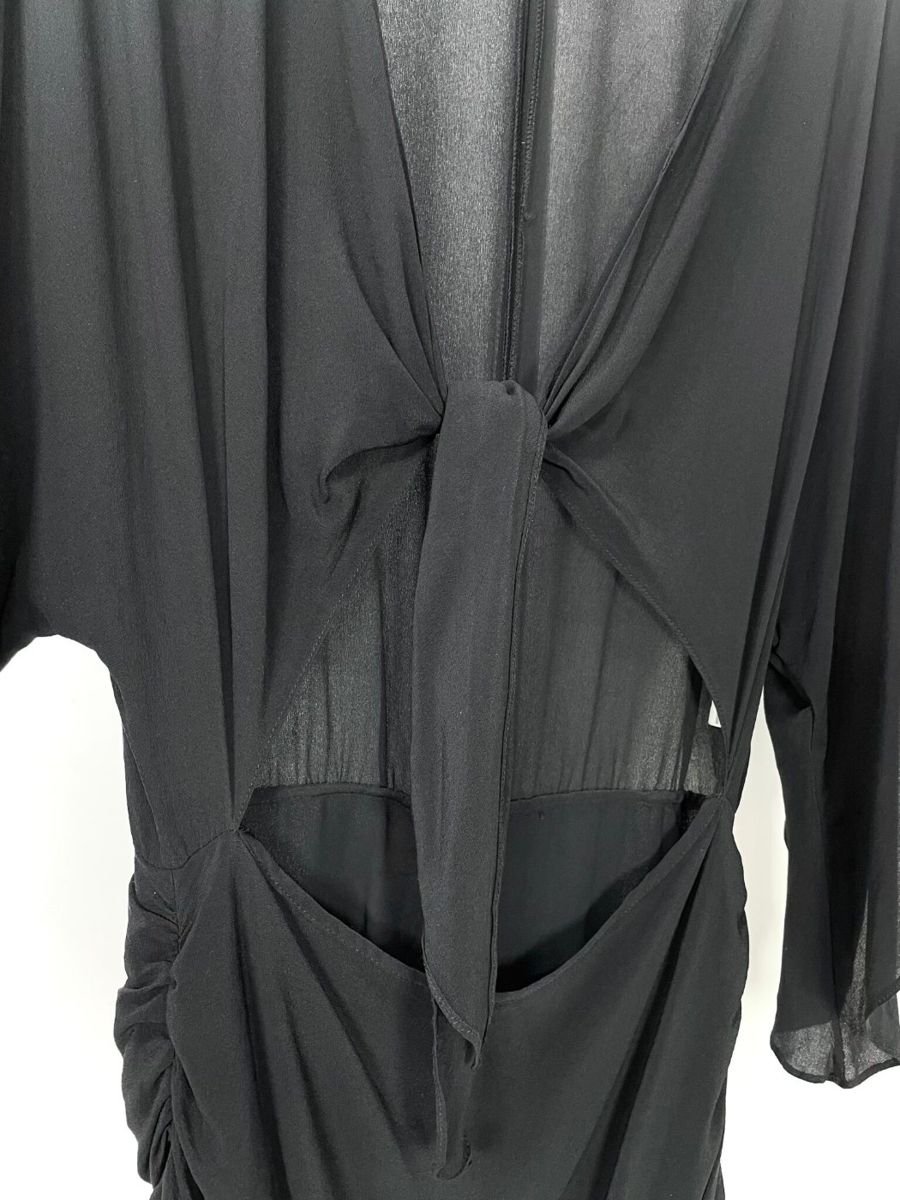 Vestido seda curto preto recortado ATEEN, foto 2