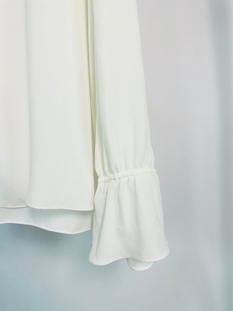 Blusa seda branca gola v manga longa com decote nos ombros ATEEN, foto 3