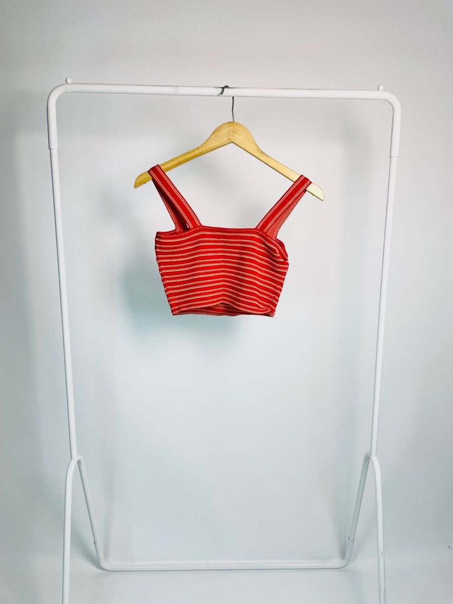 Blusa cropped vermelha tricot com listras claras ABRAND, foto 3