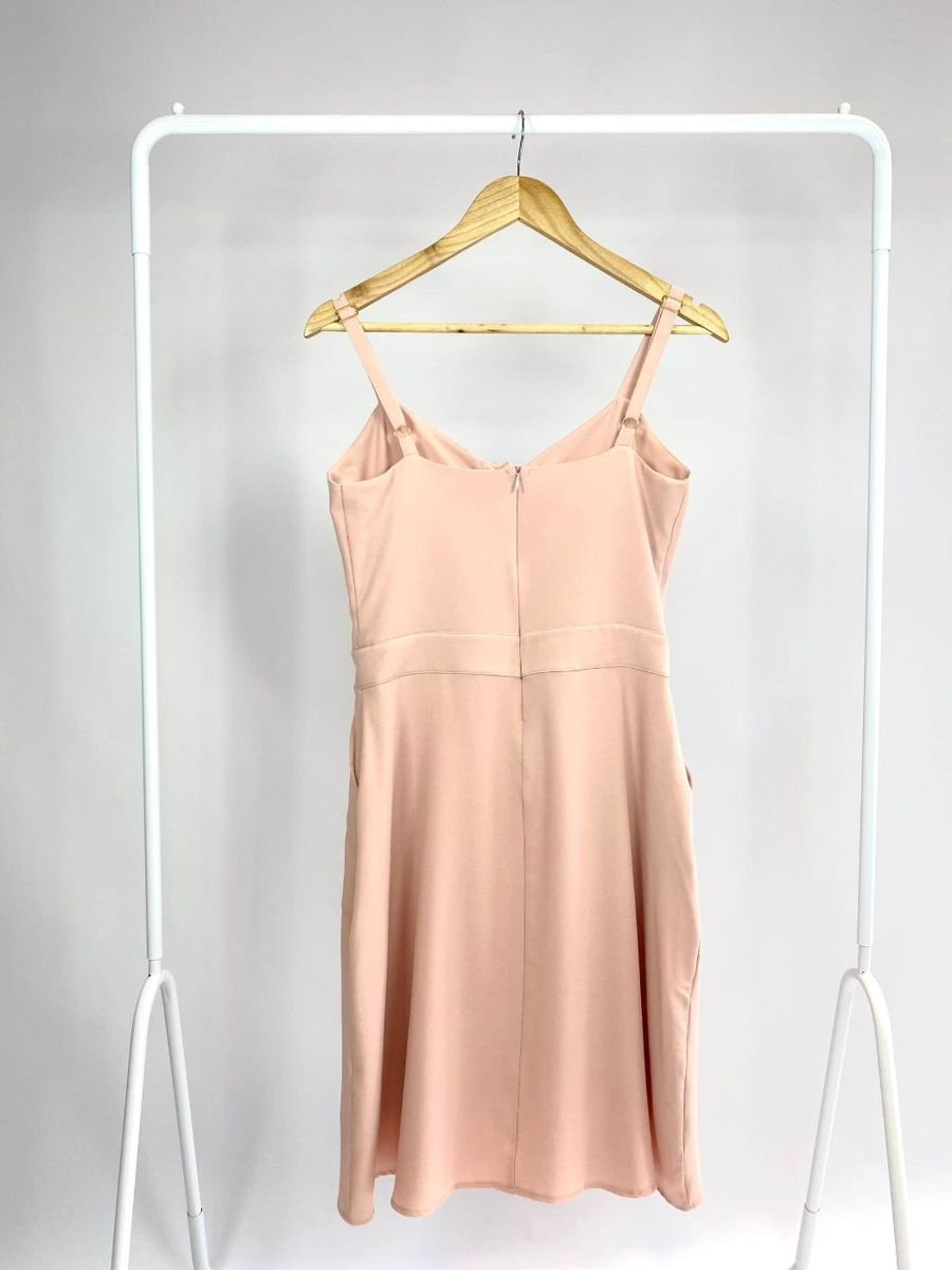 Vestido evasê rosinha nó no busto BENTHA, foto 3