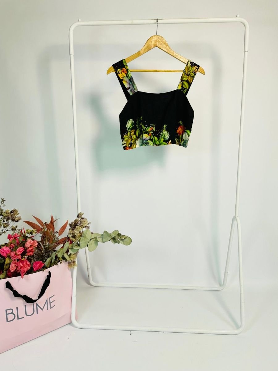 Cropped preto estampa floral colorida DRESS TO