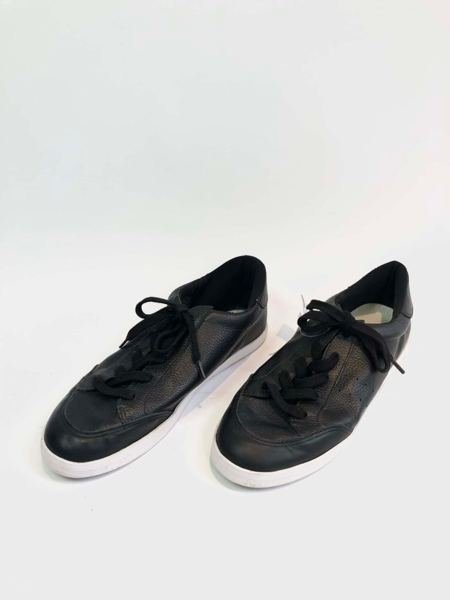 Tênis preto AREZZO