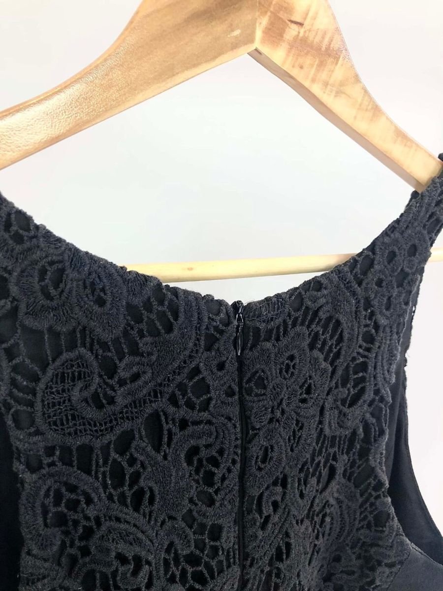 Vestido midi preto com detalhe de renda AGILITA, foto 4