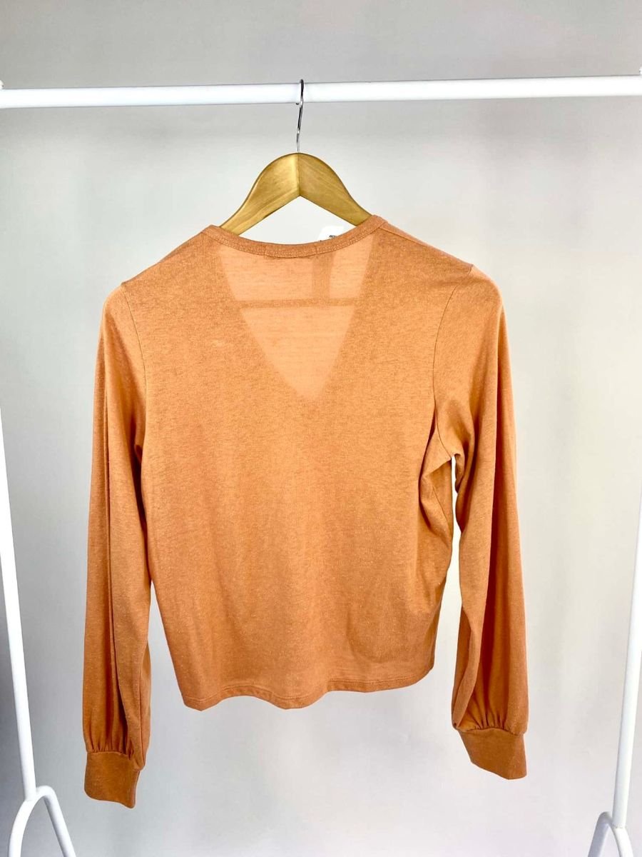 Blusa de manga comprida em malha gola V telha RAY, foto 2