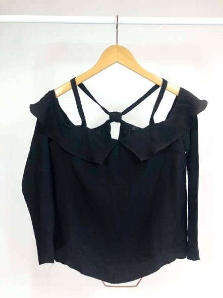 Blusa preta ombro a ombro crepe EVA