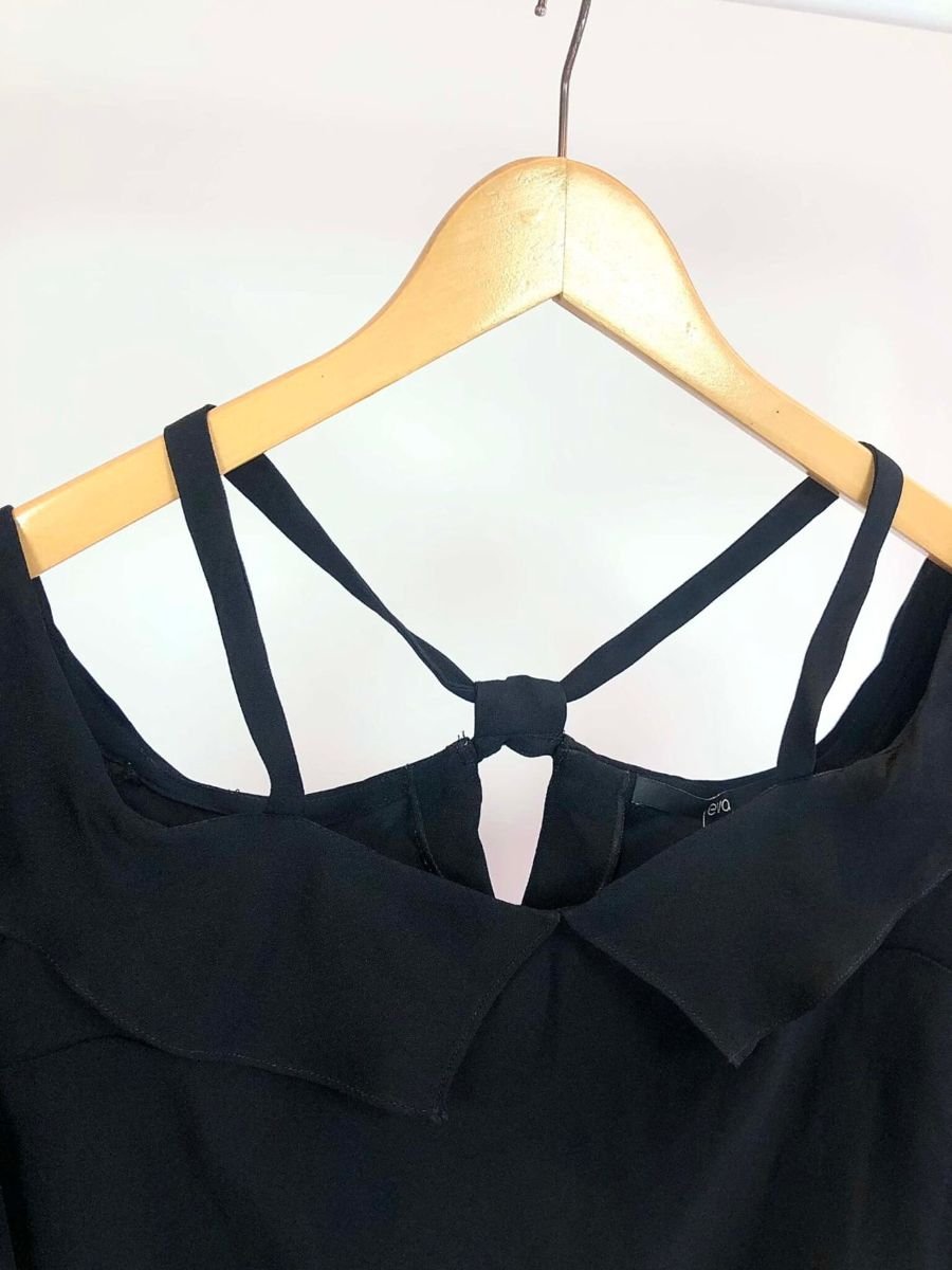 Blusa preta ombro a ombro crepe EVA, foto 3