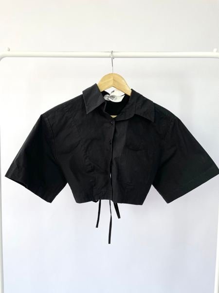 Camisa curta preta OMMA STUDIO