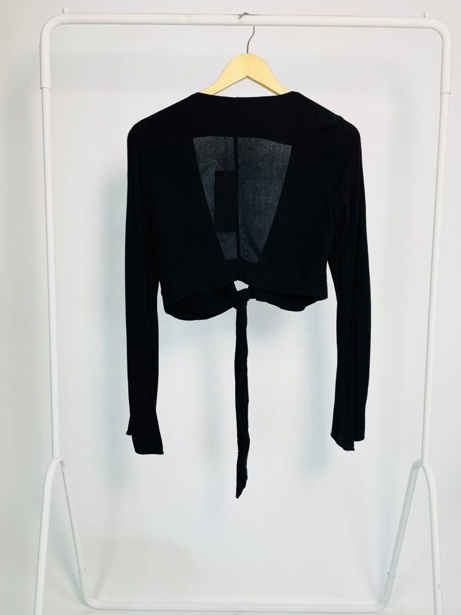 Blusa cropped transpassada preta manga longa LIZIE, foto 3