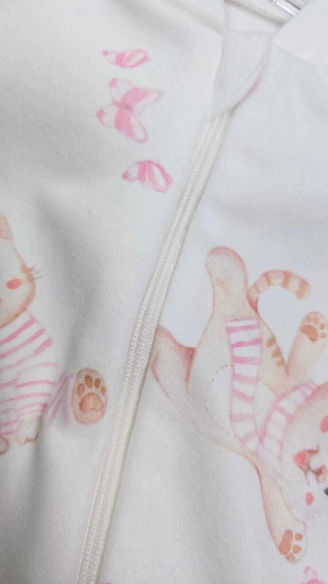 Macacão com zíper e pé gata mascote para bebê - Dedeka, foto 3