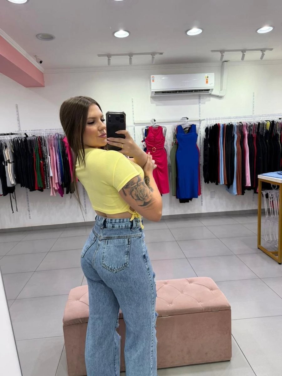 Cropped Canelado Fino Com Manga Curta E Detalhe Amarrar Amarelo, foto 3