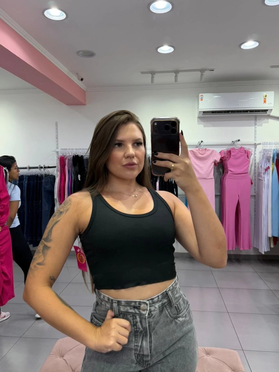 Cropped Canelado Com Alça E Detalhe Babadinho Preto
