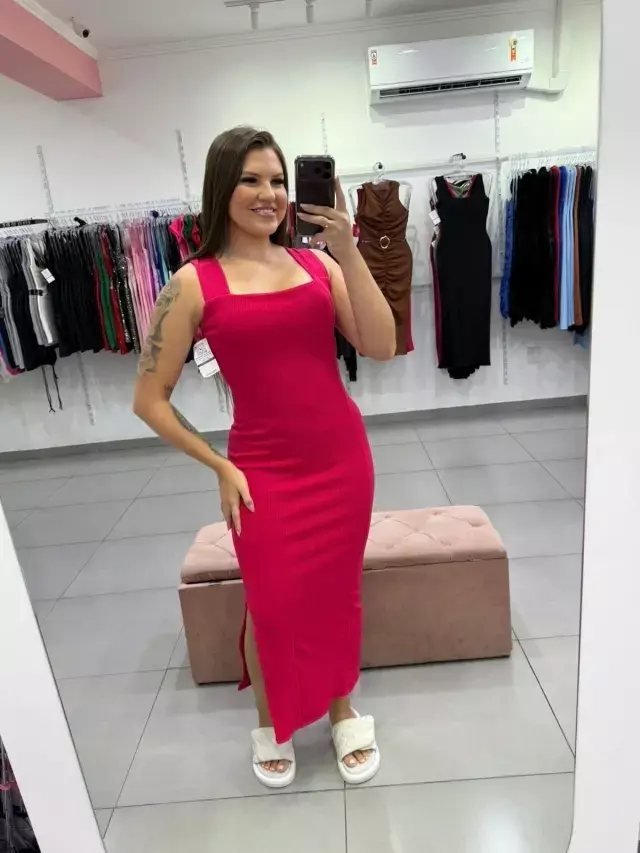 Vestido Atoalhado Longo Com 2 Linhas Na Frente E Fenda Rosa Pink