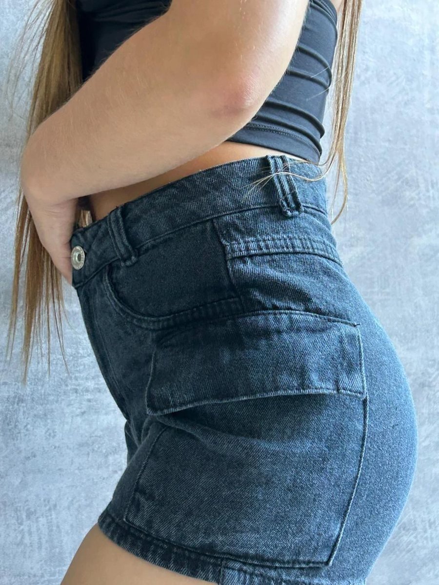Short Jeans Mom Cargo Lavagem Grafite Escuro Botão Prata, foto 3