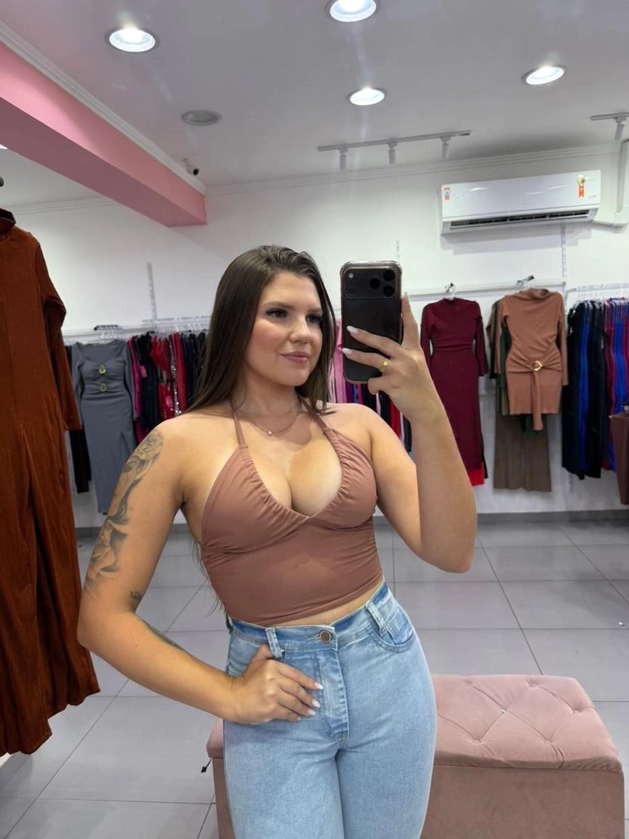 Cropped Poliamida Abertura Nas Costas E Detalhe Amarrar Pescoço Bege