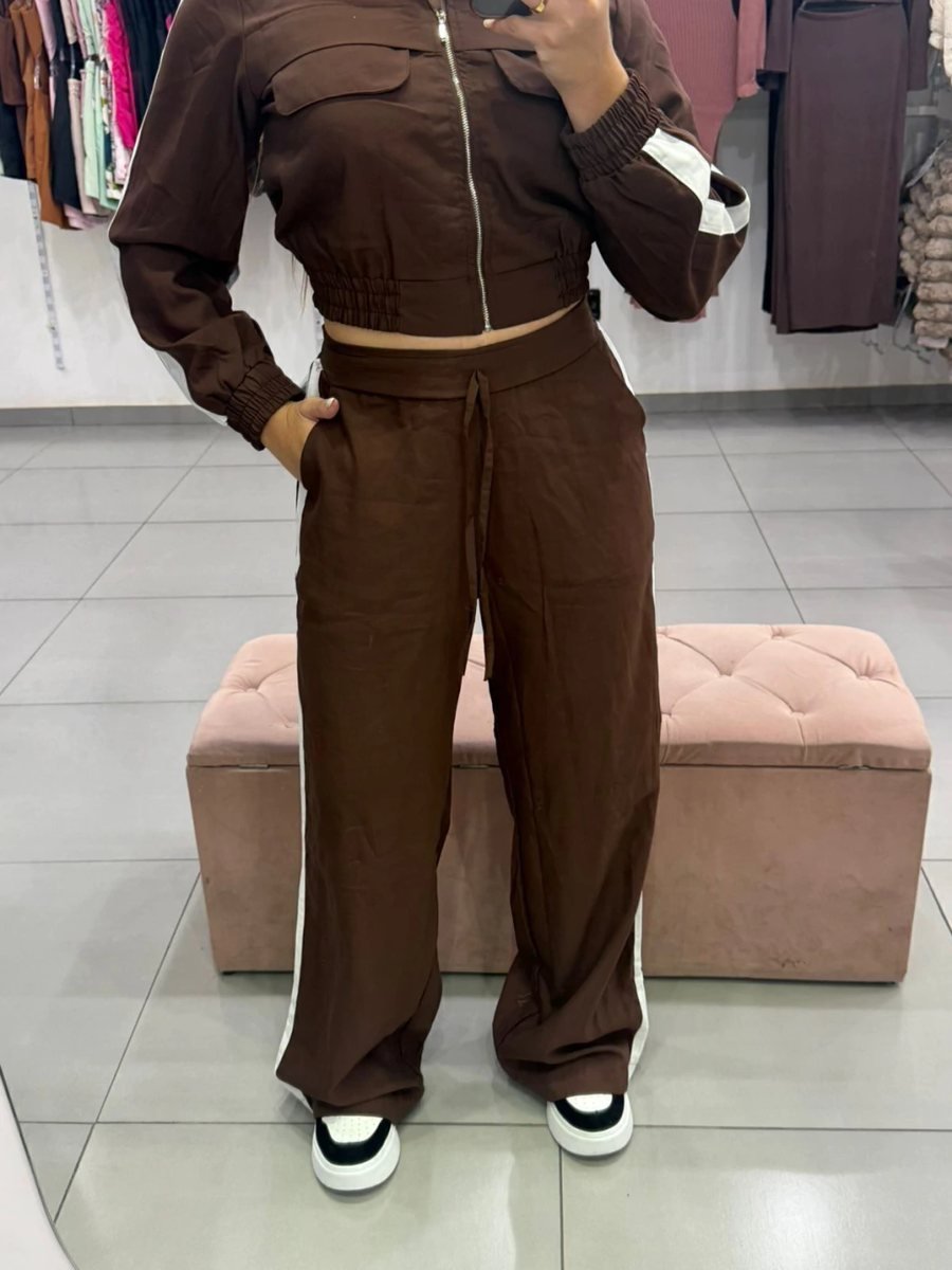 Conjunto Alfaiataria Calça Pantalona Com Bolsos E Casaco Cropped Com Ziper Marrom Escuro, foto 3