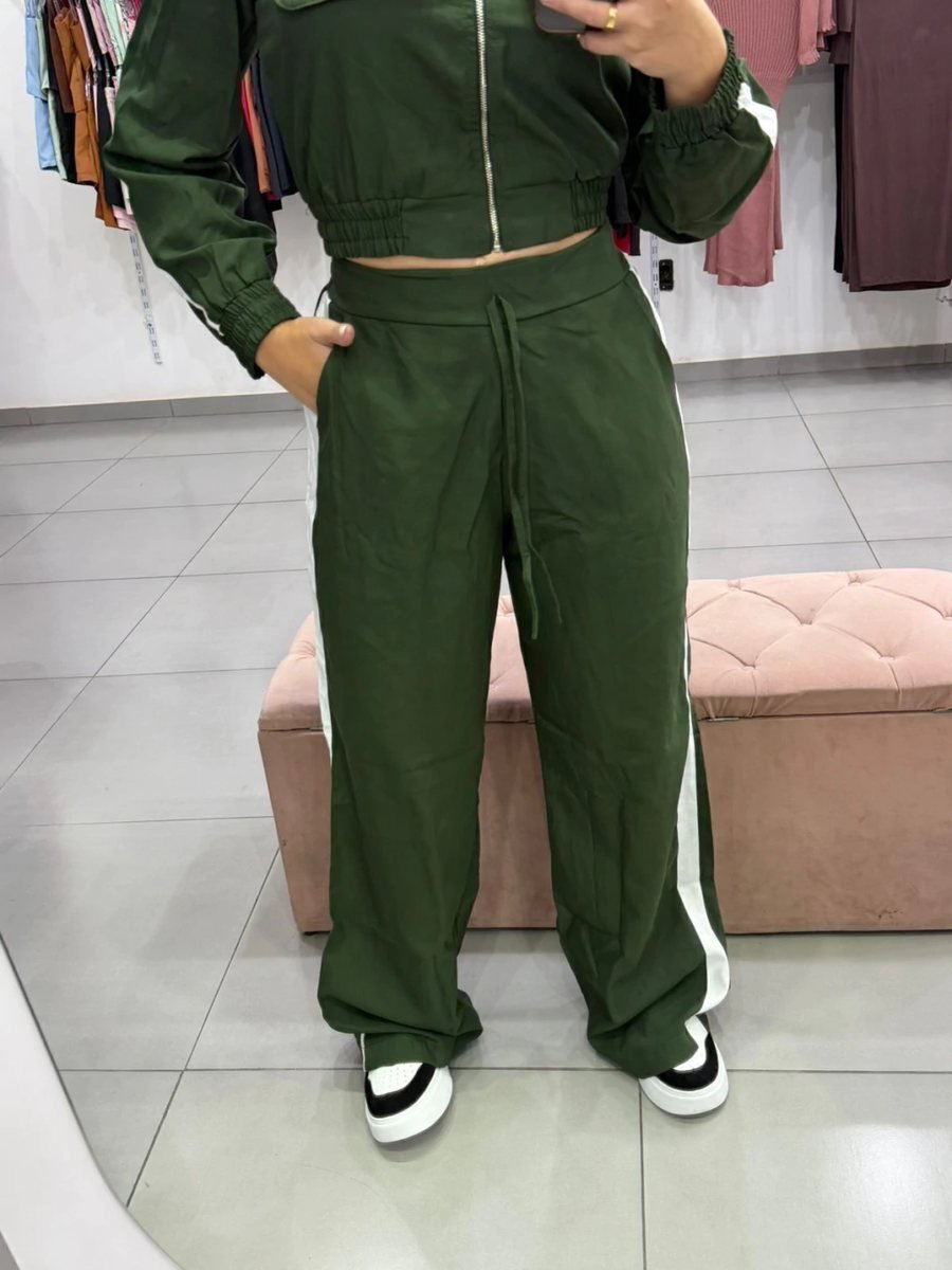 Conjunto Alfaiataria Calça Pantalona Com Bolsos E Casaco Cropped Com Ziper Verde, foto 3