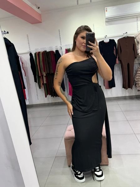 Vestido Canelado Fino Com Uma Alça E Detalhe na Frente Preto 049