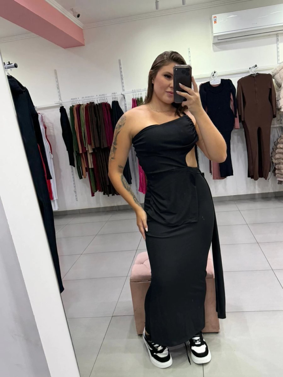 Vestido Canelado Fino Com Uma Alça E Detalhe na Frente Preto 049