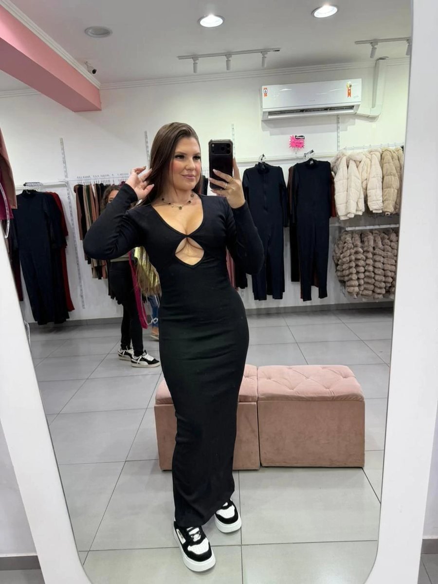 Vestido Ribana Longo Com Abertura Nas Costa Manga Longa E Fenda Atrás