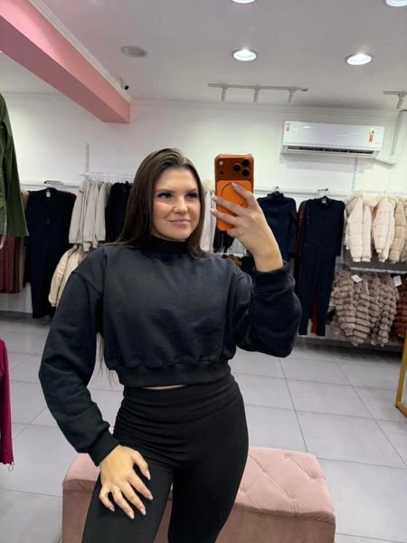 Moletinho Cropped Com Manga Longa E Gola Alta Preto