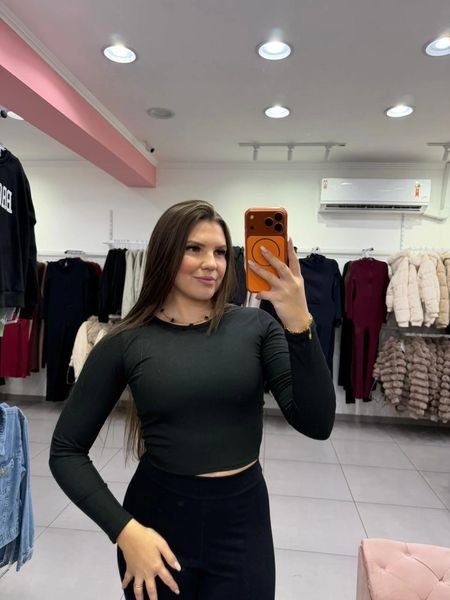 Cropped Canelado Térmico Com Manga Longa E Básico Preto