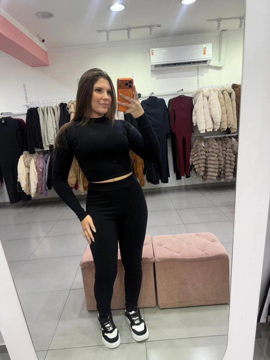 Conjunto Canelado Algodão Cropped Com Gola E Manga Longa Com Calça Preto