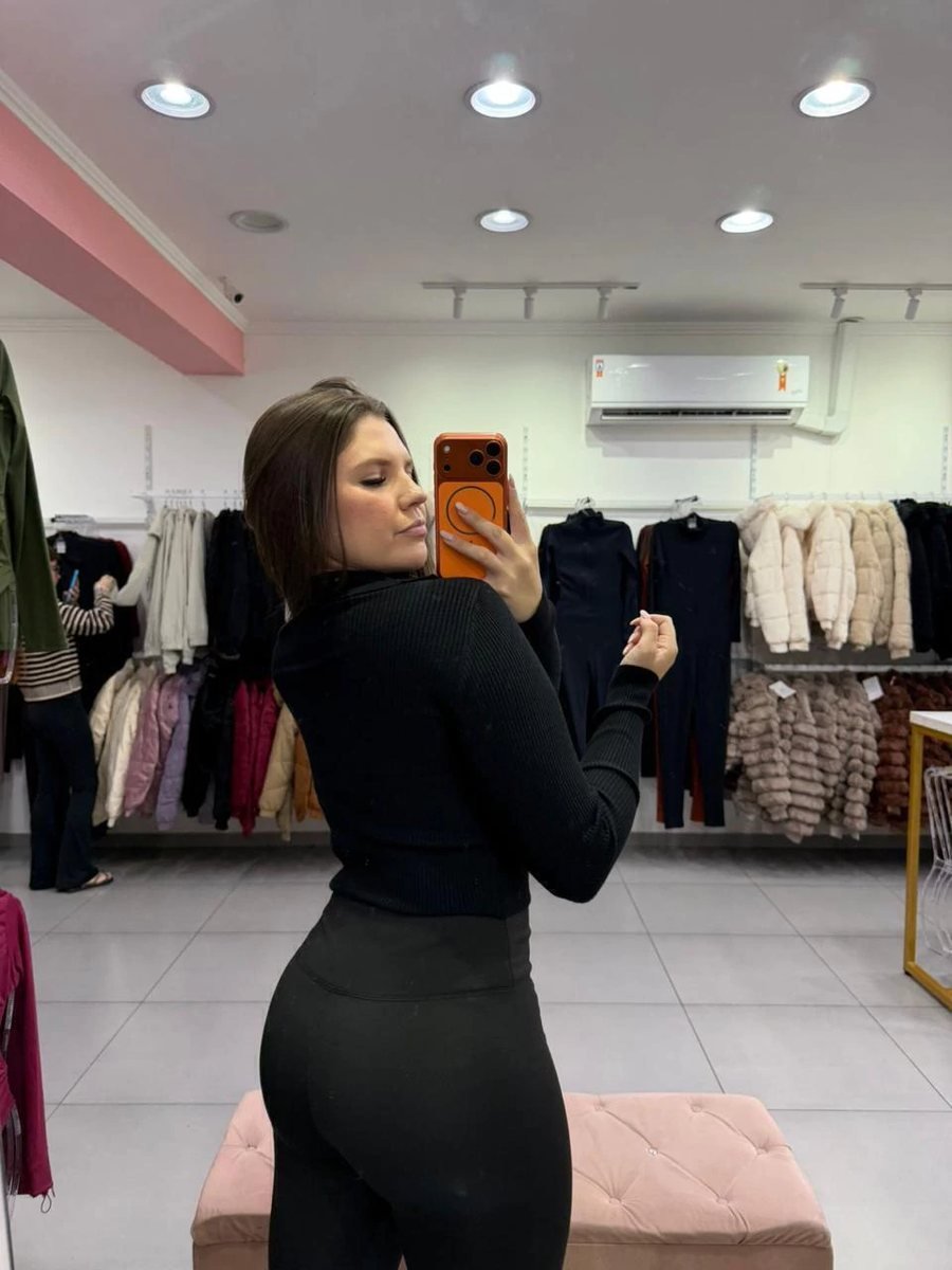 Cropped Modal Mousse Detalhe Na Gola E Manga Longa Preto, foto 2