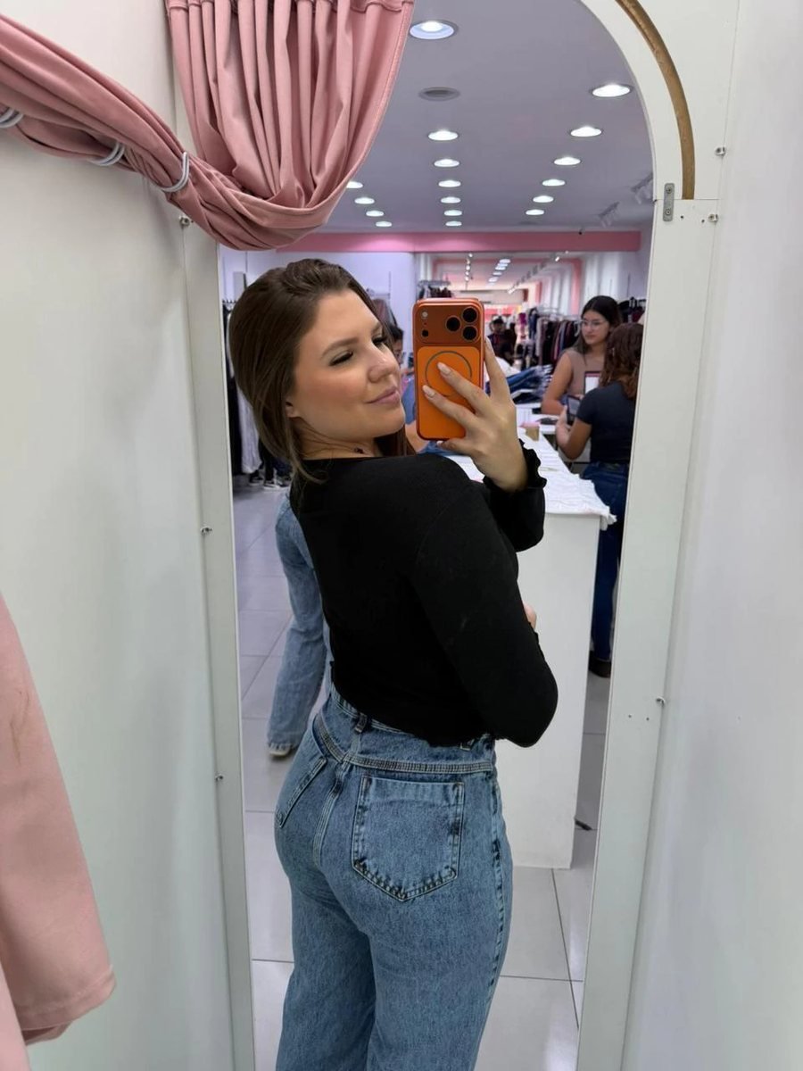 Cropped Tecido Brilhoso Com Manga Longa E Regulagem Na Frente, foto 2