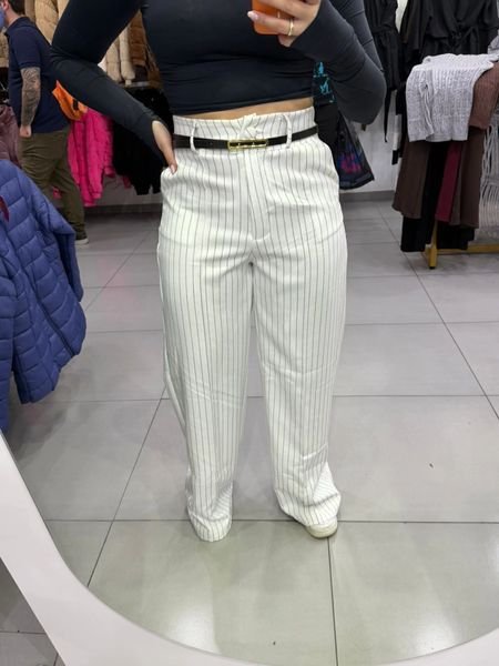 Calça Alfaiataria Com Listras E Cinto Branco