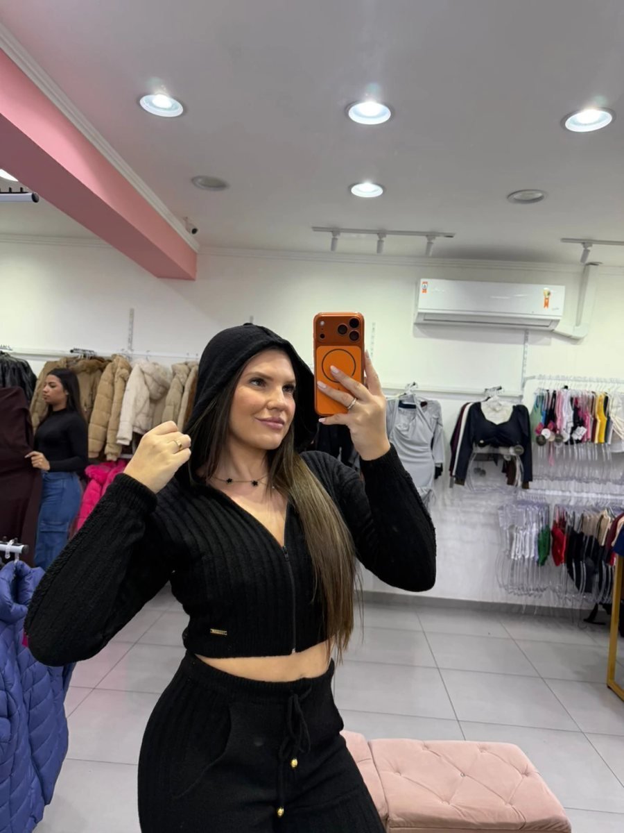 Conjunto Luxxo Modal Mousse Cropped Casaquinho Com Ziper E Capuz Calça Com Bolso E Cordinha Preto, foto 3