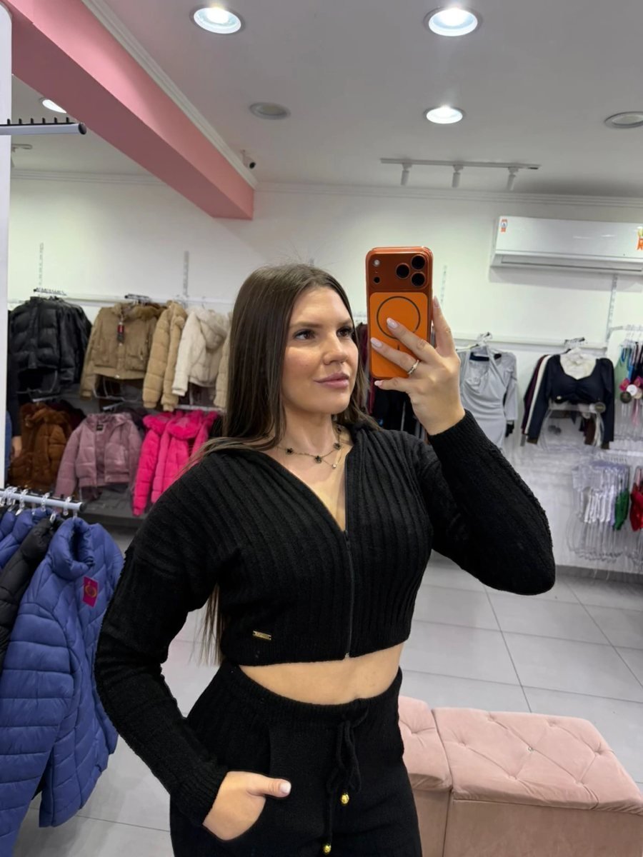 Conjunto Luxxo Modal Mousse Cropped Casaquinho Com Ziper E Capuz Calça Com Bolso E Cordinha Preto, foto 4