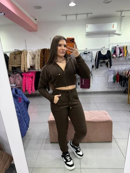 Conjunto Luxxo Modal Mousse Cropped Casaquinho Com Ziper E Capuz Calça Com Bolso E Cordinha Marrom
