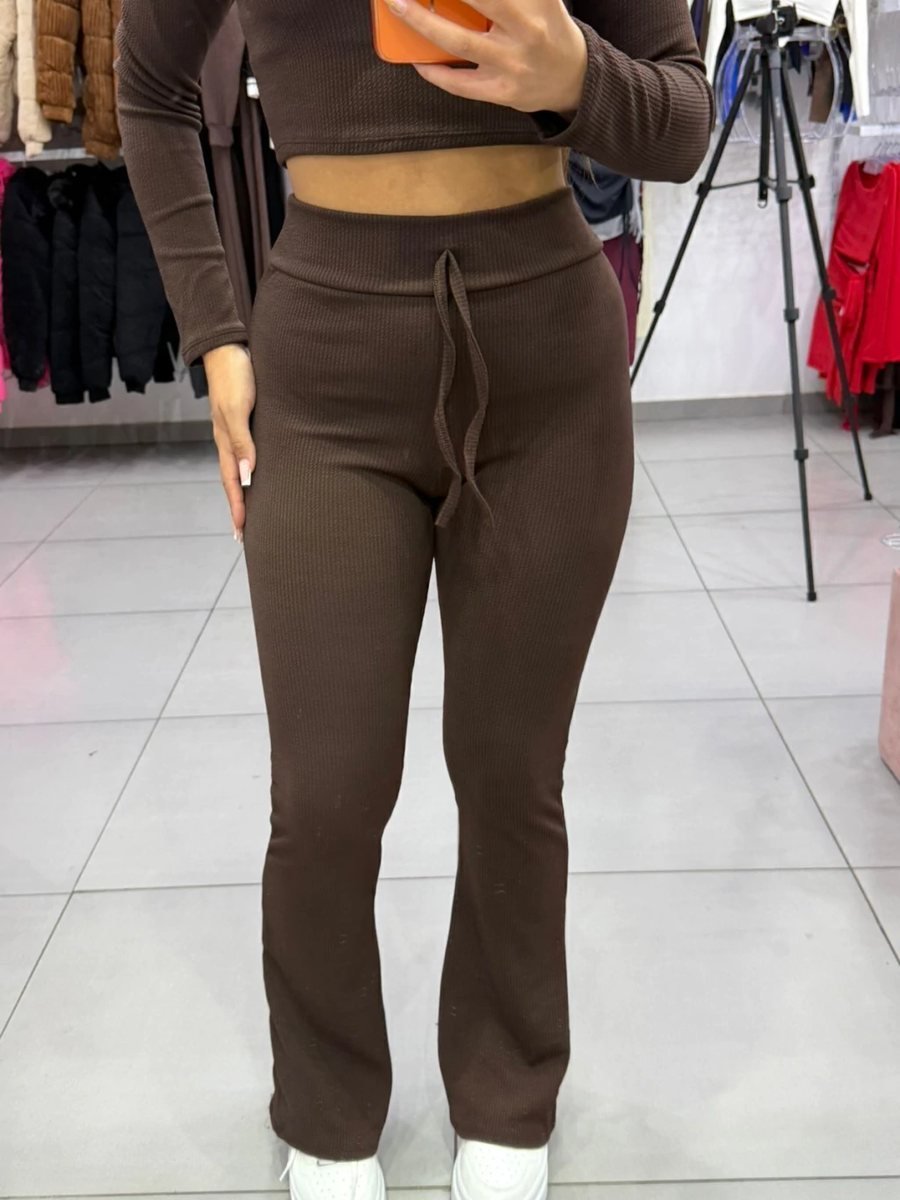 Conjunto Canelado Atoalhado Calça Flare E Cropped Com Bojo Gola Quadrada E Manga Longa Marrom, foto 3