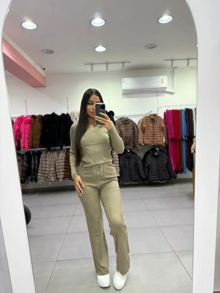 Conjunto Modal Mousse Com Cropped Gola Dobrável E Calça Bege