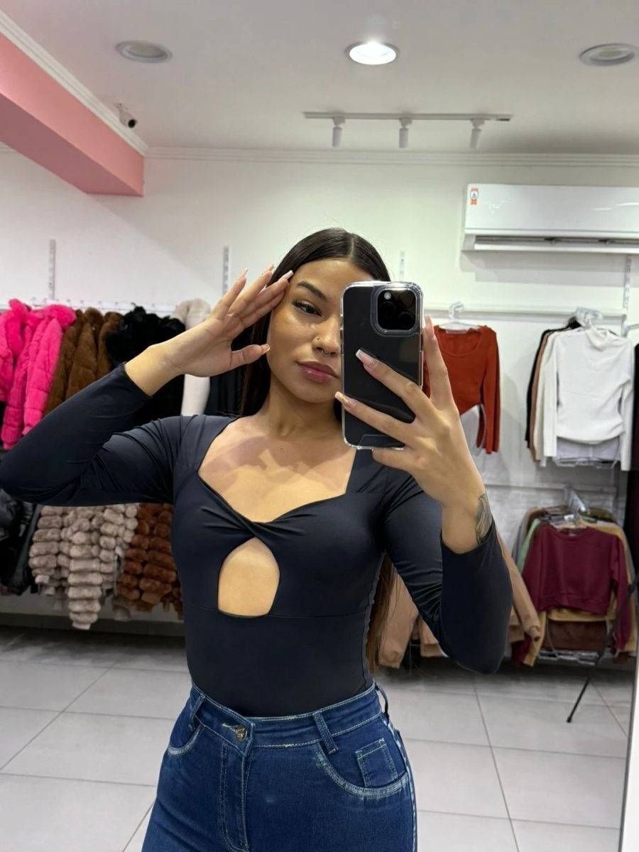 Body Poliamida Com Bojo e Com Detalhe De Abertura Abaixo Do Peito Preto