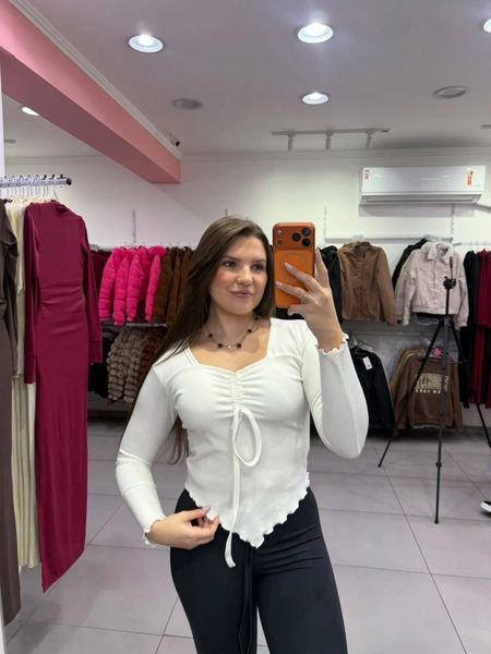 Cropped Tecido Brilhoso Com Manga Longa E Regulagem Na Frente Branco
