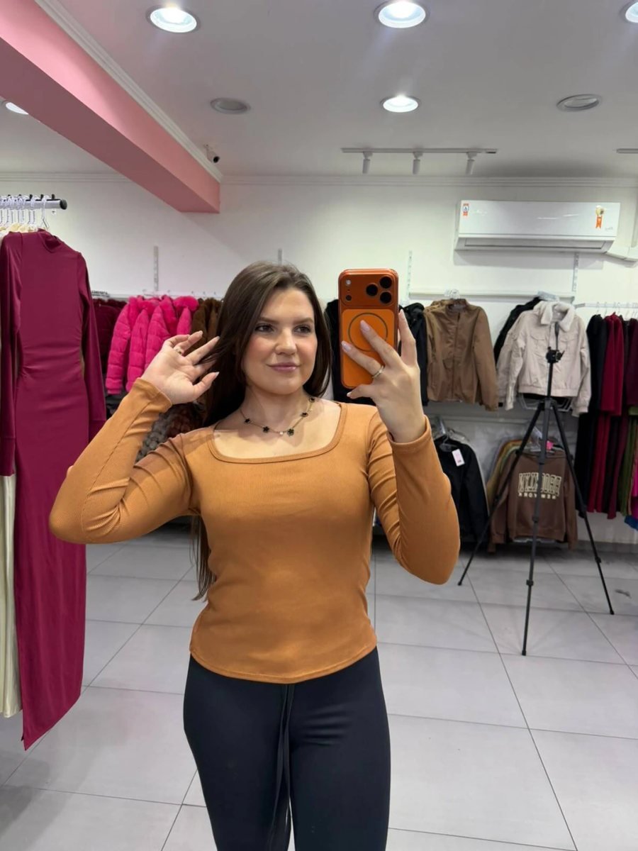 Blusa Canelada Fina Gola Quadrada Marrom Claro