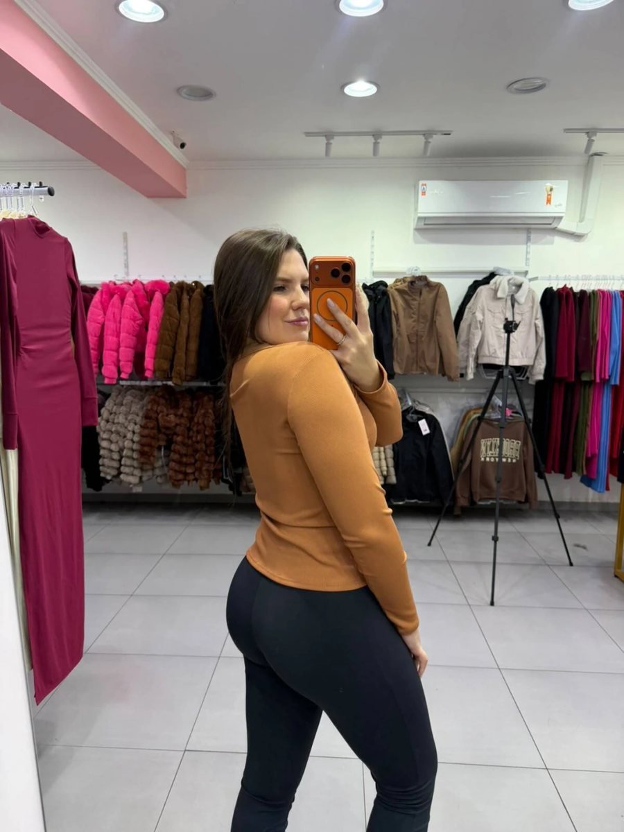 Blusa Canelada Fina Gola Quadrada Marrom Claro, foto 2