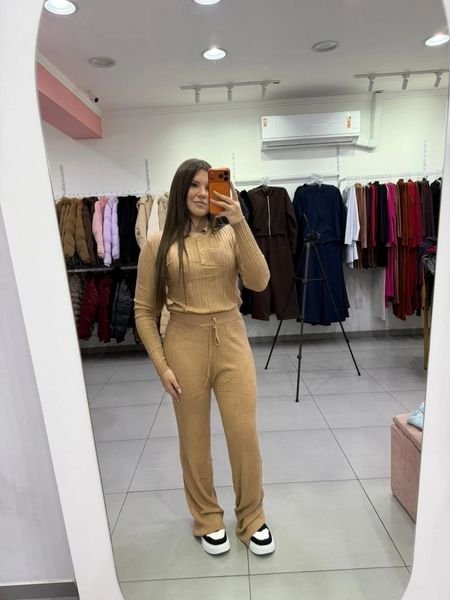 Conjunto Modal Mousse Blusa Botões Gola Polo E Calça Pantalona Nude