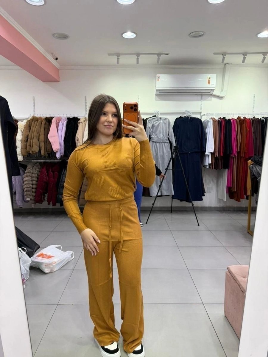 Conjunto Mousse Blusa Com Revê-lo Coração E Calça Pantalona