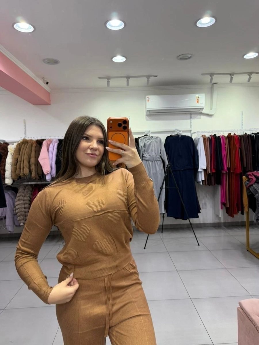 Conjunto Mousse Blusa Com Revê-lo Coração E Calça Pantalona Marrom, foto 2