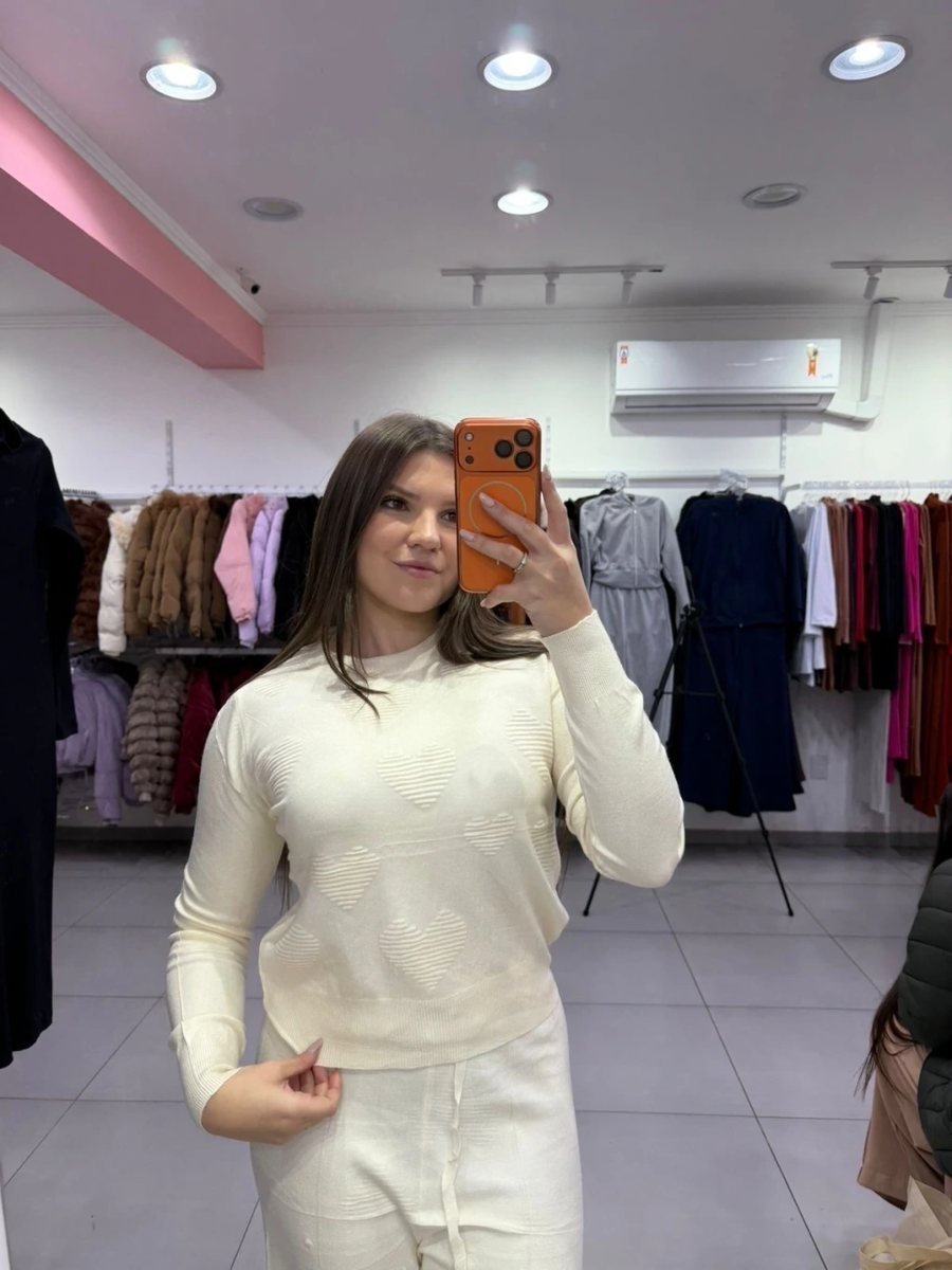Conjunto Mousse Blusa Com Revê-lo Coração E Calça Pantalona Off White, foto 3
