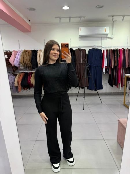 Conjunto Mousse Blusa Detalhe Transados E Calça Pantalona Preto