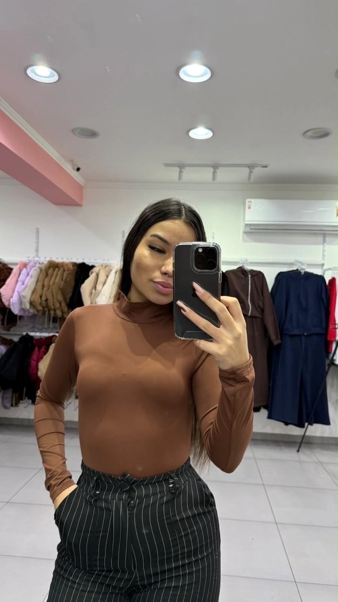 Body Poliamida Com Gola E Manga Longa Marrom