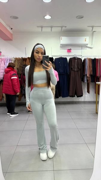 Conjunto Suplex Manga Longa e Calça Flare Com Faixa Cinza