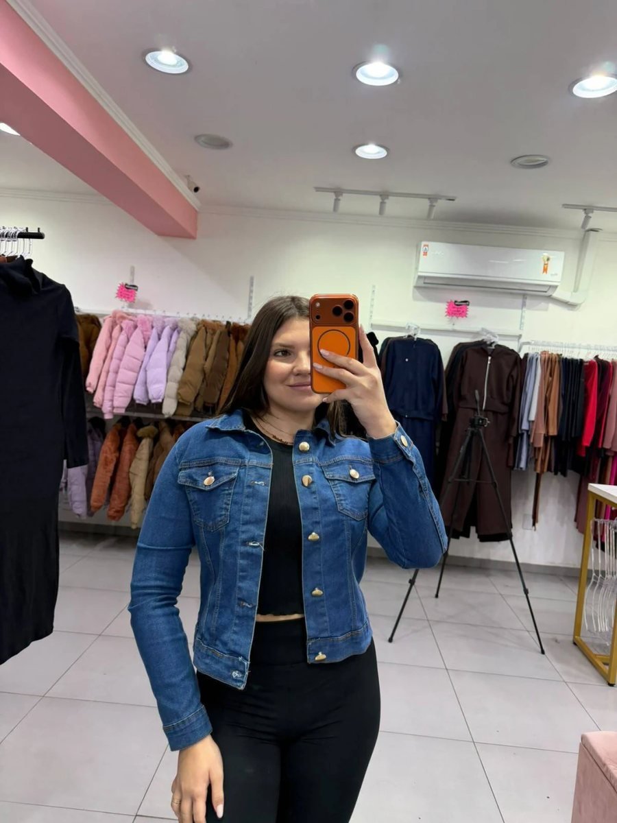 Jaqueta Jeans Lavagem Escura Botão Dourado