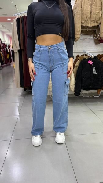 Wide Leg Cargo Com Detalhe de Bolso na Lateral Botão Preto Com Dourado
