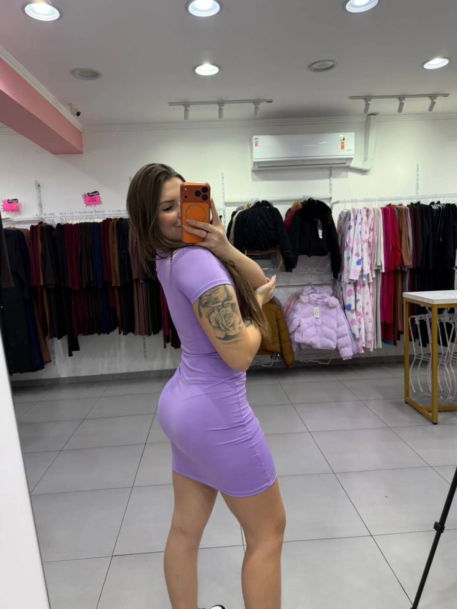 Vestido Suplex Curto Lilas Com Gola V e Manga Curta, foto 2