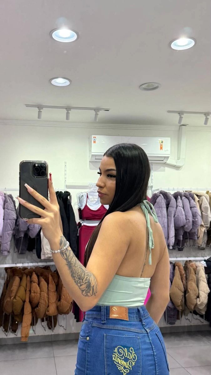 Cropped Poliamida Abertura Nas Costas E Detalhe Amarrar Pescoço Verde, foto 2
