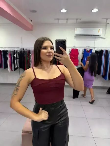 Cropped Canelado Meia Taça Com Alça Fina Bordo
